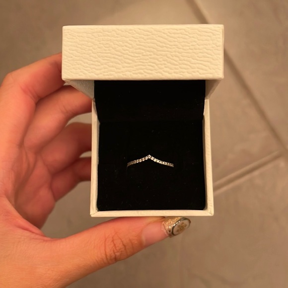 Authentic Pandora wishbone ring, size 50 - Picture 1 of 3